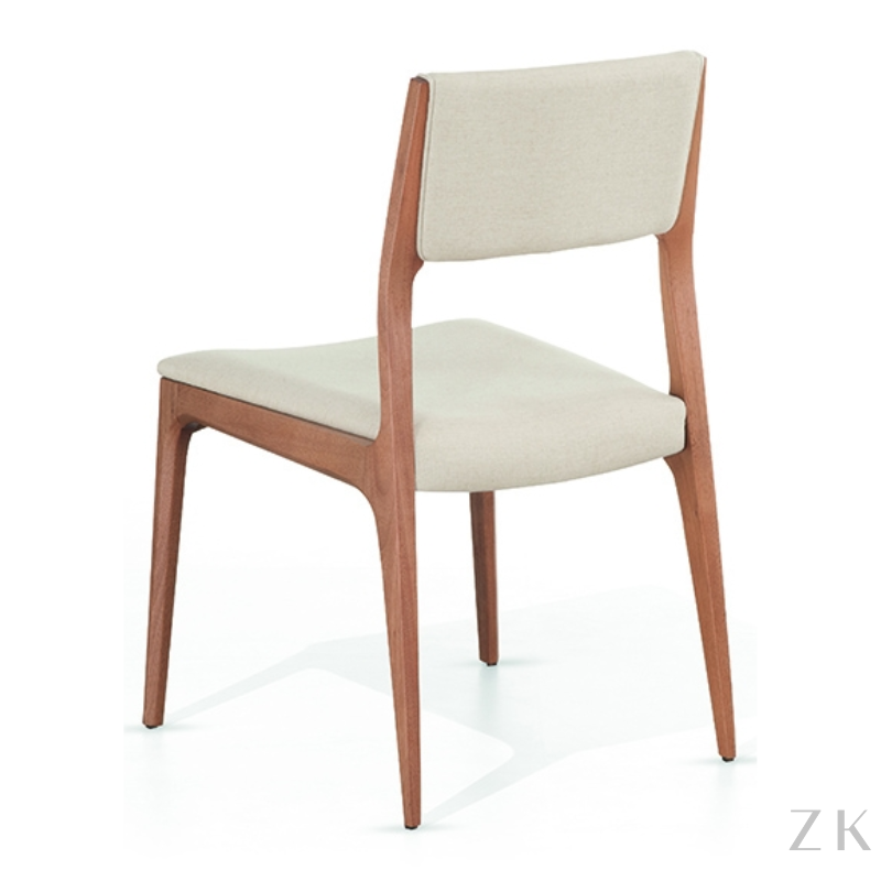 CADEIRA EM MADEIRA ESTOFADA