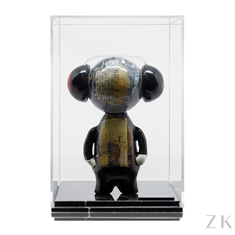 BONECO EM CAIXA ACRÍLICA | ARTISTA ANDREI MONTEIRO 