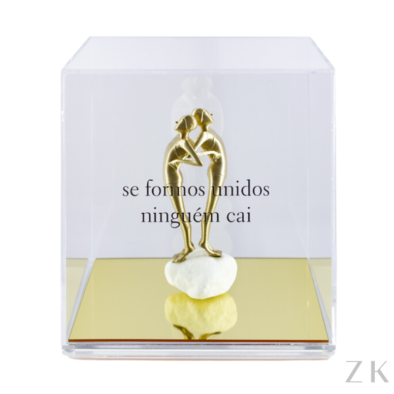 ESCULTURA SE FORMOS UNIDOS NINGUEM CAI EM CAIXA ACRÍLICA | ARTSITA KALINA JUZWIAK